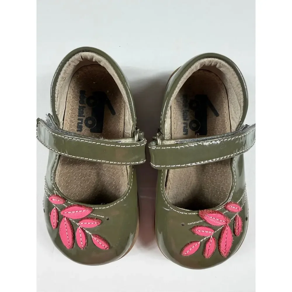See Kai Run Adeline Olive Patent Leather Floral Mary Jane Shoes Size 6 Toddler